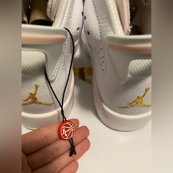 AIR JORDAN 6 GOLD HOOPS NEVER WORN - Picture 3 of 8